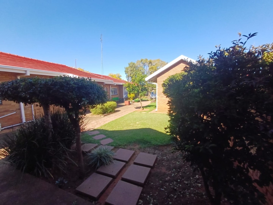 1 Bedroom Property for Sale in Flamwood North West